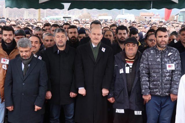 Şehit polis Nazım Tuncer'i son yolculuğuna 3 bin kişi uğurladı
