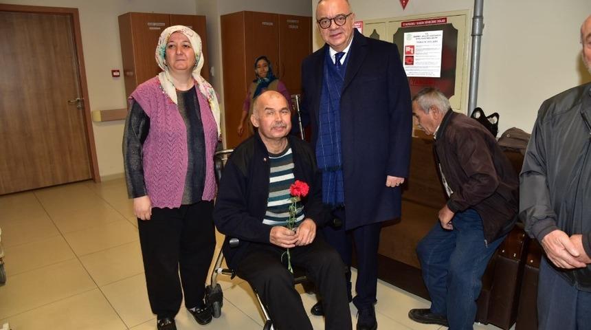 Başkan Erg&uuml;n&rsquo;den hastalara ge&ccedil;miş olsun ziyareti