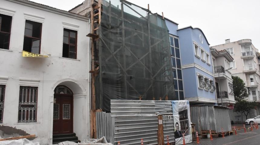 Edremit&rsquo;in tarihine sahip &ccedil;ıkıyor