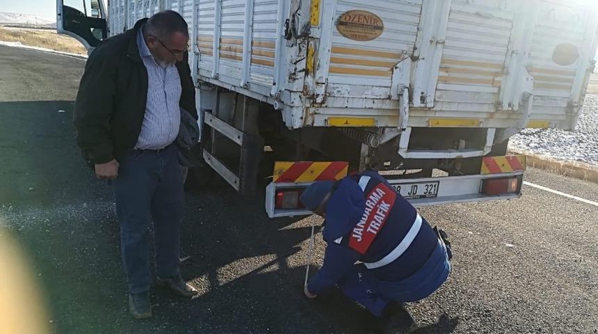 Jandarma bin 203 ağır tonajlı ara&ccedil;tan 47&rsquo;sinin s&uuml;r&uuml;c&uuml;s&uuml;ne ceza yazdı