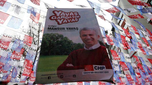 Mansur Yavaş, 2014'te yürüttüğü seçim kampanyasında 'Yavaş Gardaşım Yavaş' sloganını kullanmıştı.