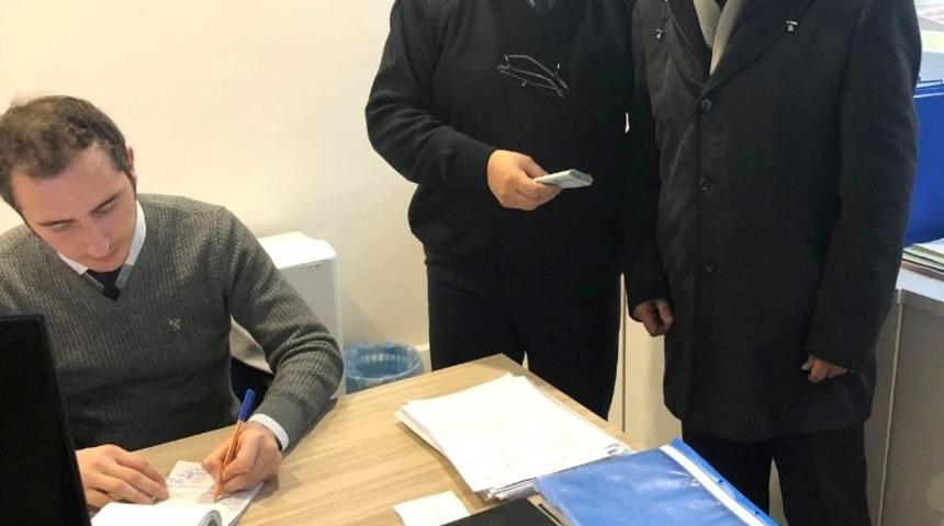 Sokakta bulduğu 3 bin TL&rsquo;yi sahibine ulaştırdı