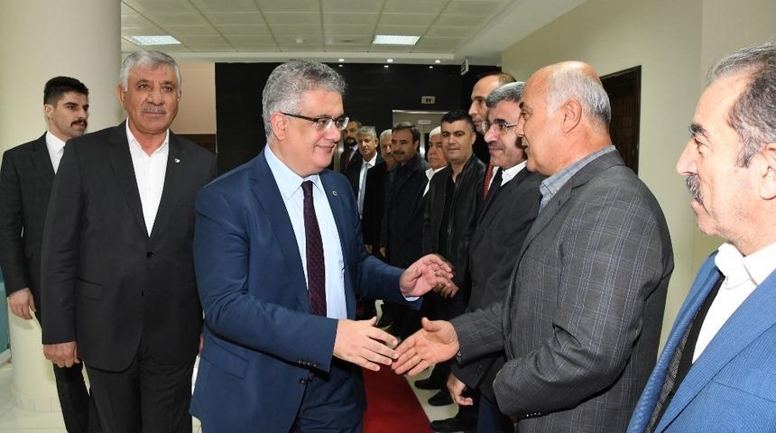 Vali Aykut Pekmez ATSO y&ouml;netimi ile bir araya geldi