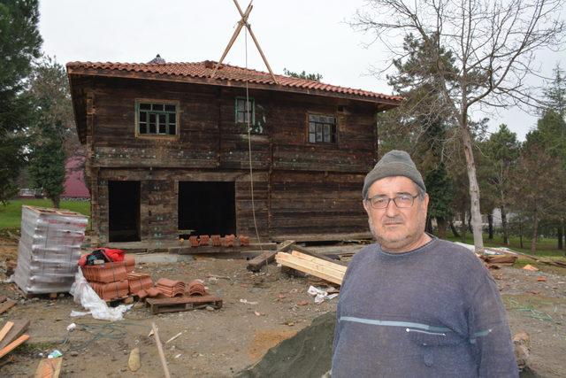 Ahşap ev, Karabük'ten sökülüp taşındığı Zonguldak'ta kuruldu