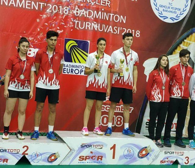 Milli badmintoncular yeni bir başarıya daha imza attılar