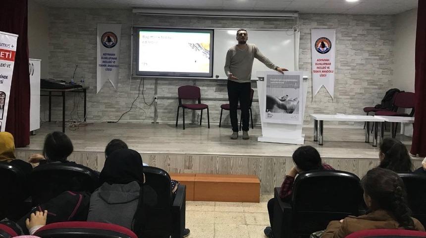 Bağımlılıkla m&uuml;cadele etkinlikleri s&uuml;r&uuml;yor