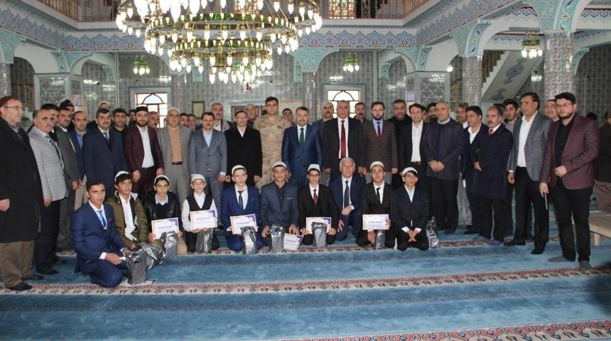 Bing&ouml;l&rsquo;de Kur&rsquo;an-ı Kerim ve Ezan okuma ile Hafızlık yarışması