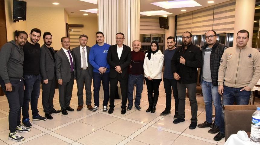 Kuveytli internet fenomenleri ve acente temsilcileri G&uuml;m&uuml;şhane&rsquo;de