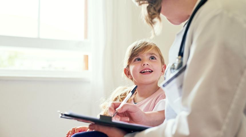 &Ccedil;ocukların hastalıktan korunması i&ccedil;in neler yapılmalıdır? Hangi durumlarda doktora başvurulmalıdır?