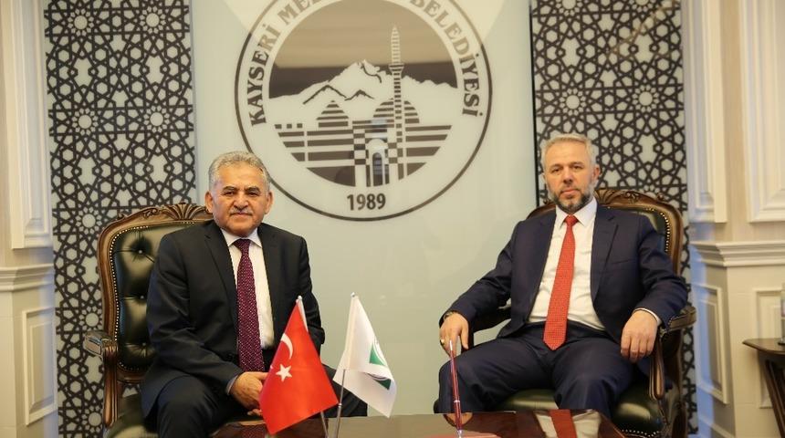 Başkan Dr. Memduh B&uuml;y&uuml;kkılı&ccedil; Prof. Dr. Şahin G&uuml;ven&rsquo;i tebrik etti