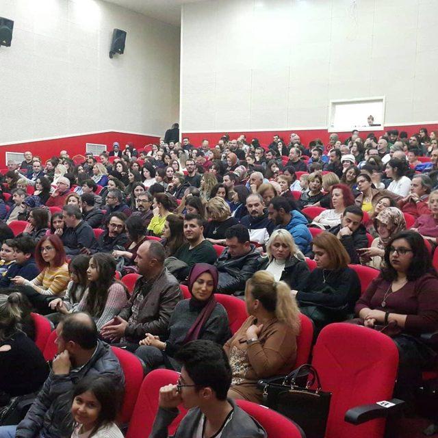 ’Baş Belaları’ Fatsa’da sahnelendi