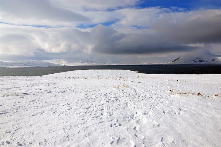 Türkiye'nin en yüksek gölü beyaza büründü G1