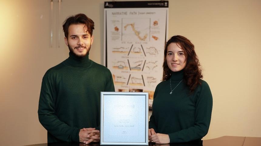 Mimarlık &ouml;ğrencilerine saygın &ouml;d&uuml;l