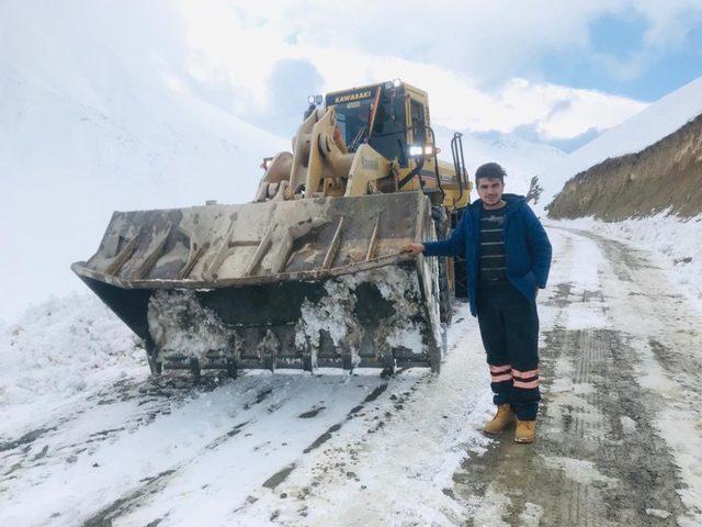 Hakkari’de köy ve mezra yolları yeniden açıldı