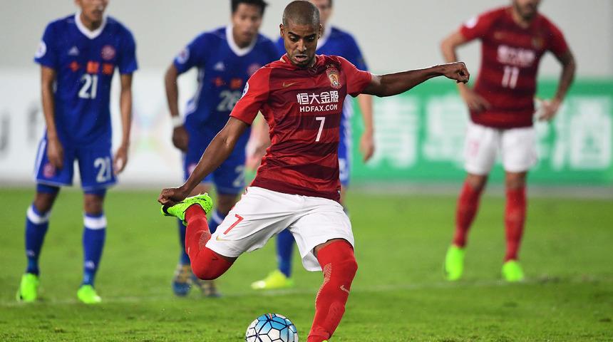 Galatasaray forvetine kavuşuyor! Alan i&ccedil;in geri sayıma ge&ccedil;ildi