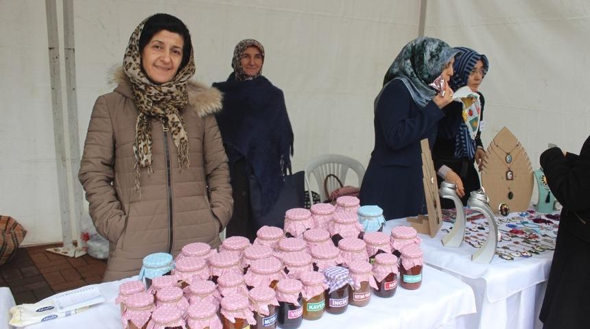 Bayanlardan el emeği yerli &uuml;r&uuml;nler standı