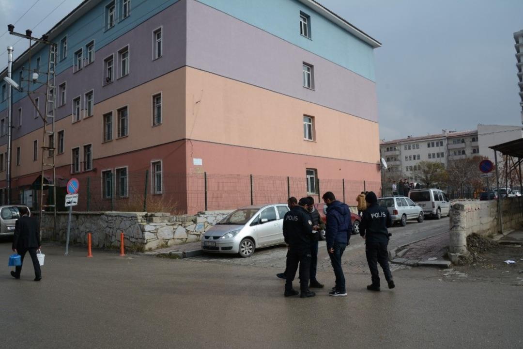 Van&rsquo;da &ldquo;okul &ouml;n&uuml; genel asayiş ve trafik denetleme&rdquo; uygulaması