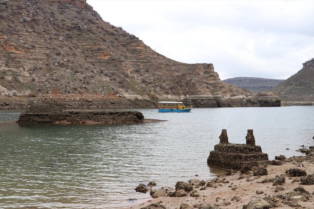 Sular &ccedil;ekilince ortaya &ccedil;ıktı! Duyan herkes oraya koştu