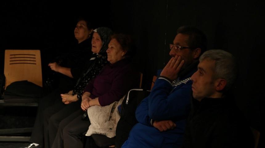 &lsquo;&rsquo;Okuma Tiyatrosu&rsquo;&rsquo; engelli seyircilerle buluştu