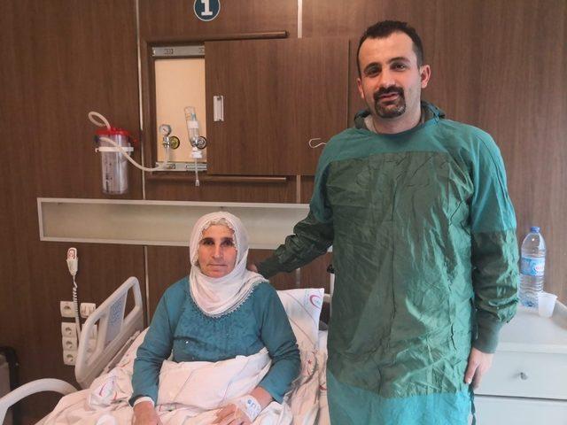 2 yıldır acı çekiyordu 20 dakikada sağlığına kavuştu 2