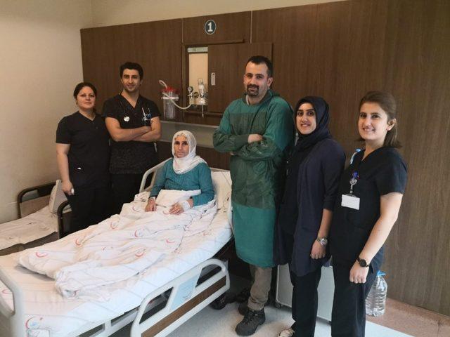 2 yıldır acı çekiyordu 20 dakikada sağlığına kavuştu 4