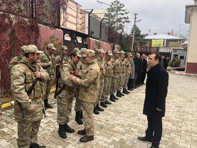 Tümgeneral İlbaş’tan Güvenlik Korucuları ve Şehit Aileleri Derneğine ziyaret