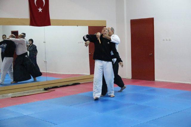 Aikido eğitimi devam ediyor