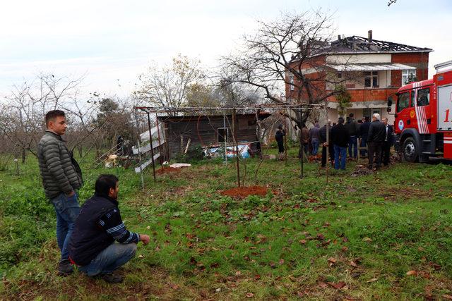 Trabzon'da çatı yangınında mahsur kalan 3 işçi kurtarıldı