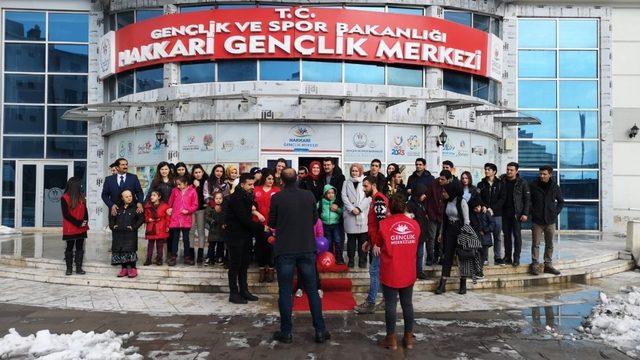 Hakkari’de “Mutlu Çarşamba” etkinliğine büyük ilgi