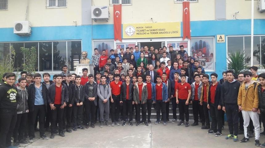 Mersin&rsquo;de &ouml;ğrencilere "G&uuml;veli İnternet ve Siber Su&ccedil;lar" semineri