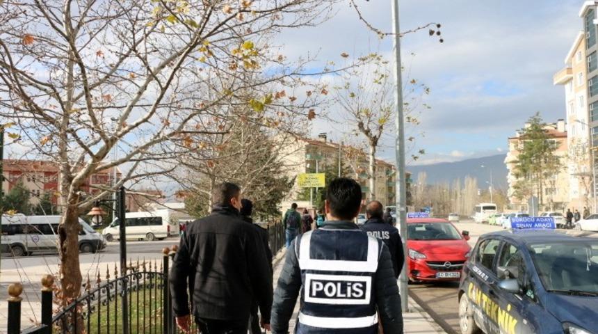 Tokat&rsquo;ta okul &ouml;nleri ve kafelere şok denetim