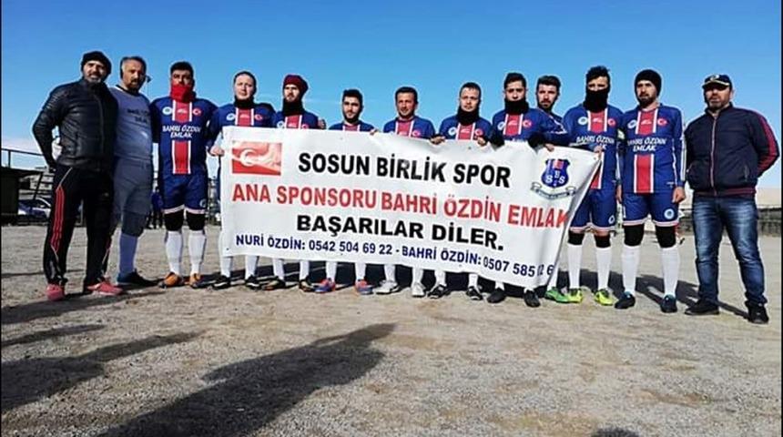 Kuruk&ouml;pr&uuml;&rsquo;de futbol turnuvası