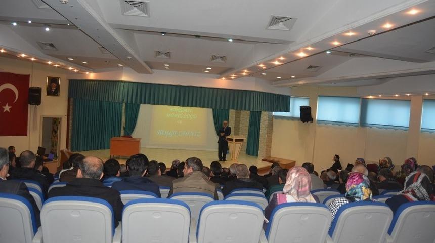 Edremit&rsquo;te &lsquo;Aile Okulu&rsquo; semineri