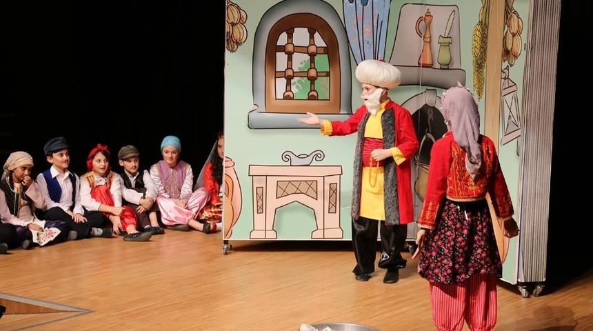 &lsquo;Nasreddin Hoca&rsquo; Akyazı SGM&rsquo;de sahnelendi
