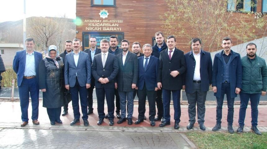 Başkan adayı Din&ccedil;er basınla buluştu