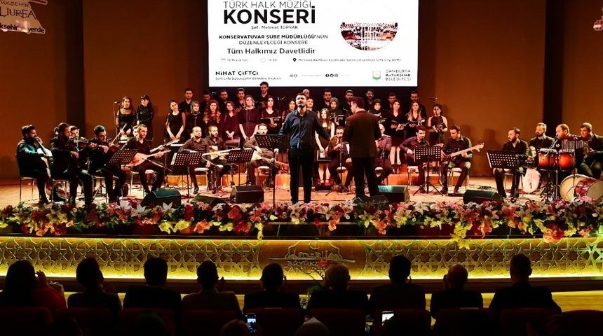 Şanlıurfa&rsquo;da T&uuml;rk halk m&uuml;ziği korosu ilk konserini verdi