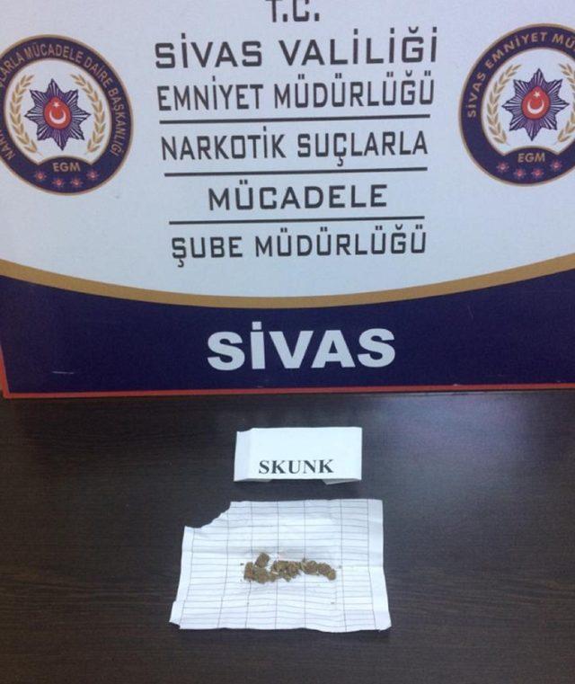 Sivas’ta narkotik sokak operasyonları