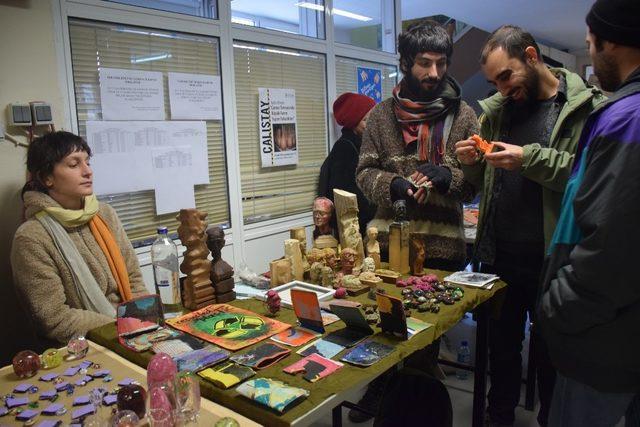 Anadolu Üniversitesi öğrencilerinden 