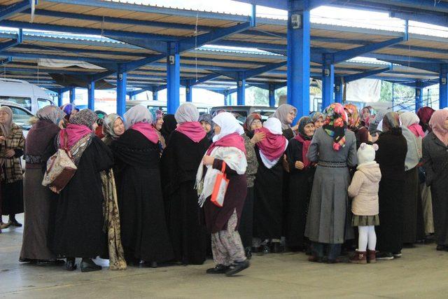 Osmaneli ‘de yılın son umre yolcuları dualarla uğurlandı