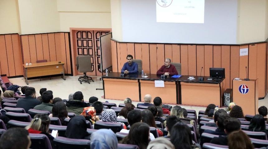 GA&Uuml;N&rsquo;de &ldquo;Değişen D&uuml;nya ve Atat&uuml;rk&rdquo; konferansı