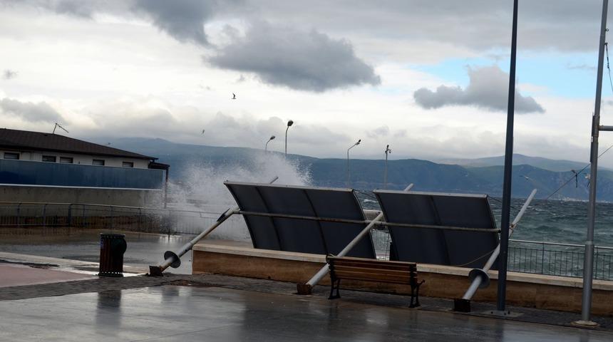 Olumsuz hava koşulları deniz trafiğini vurdu!