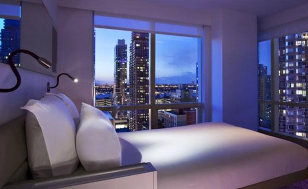 D&uuml;nyanın ilk 'yapay zeka' oteli a&ccedil;ıldı 