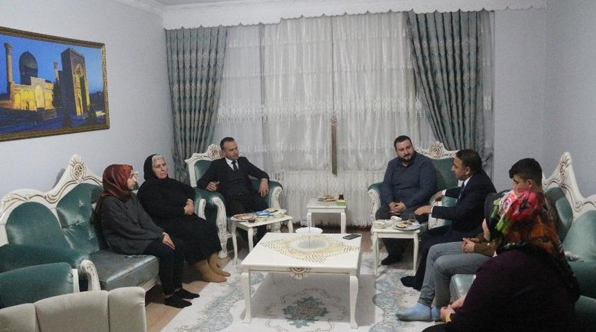 Ağrı Milli Eğitim M&uuml;d&uuml;r&uuml; Tekin, sosyal medyadan gelen daveti kırmadı