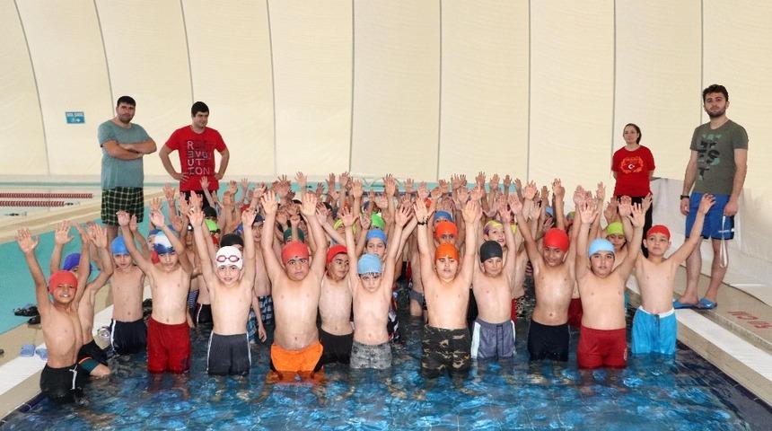 Karaman&rsquo;da &ldquo;Y&uuml;zmeyi bilmeyen kalmasın&rdquo; projesi devam ediyor