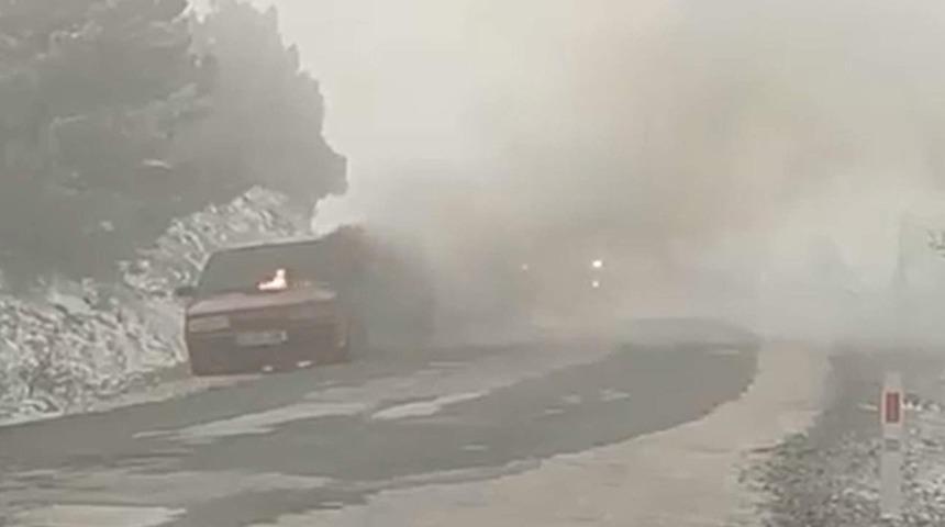 Manisa Spil Dağında ara&ccedil; yangını