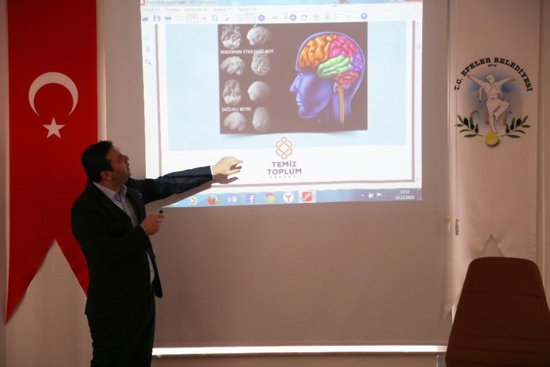 Madde bağımlılığının &ouml;ld&uuml;r&uuml;c&uuml; etkilerine dikkat &ccedil;ekildi