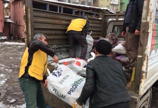 Hakkari’deki ihtiyaç sahibi aileler sevindirildi