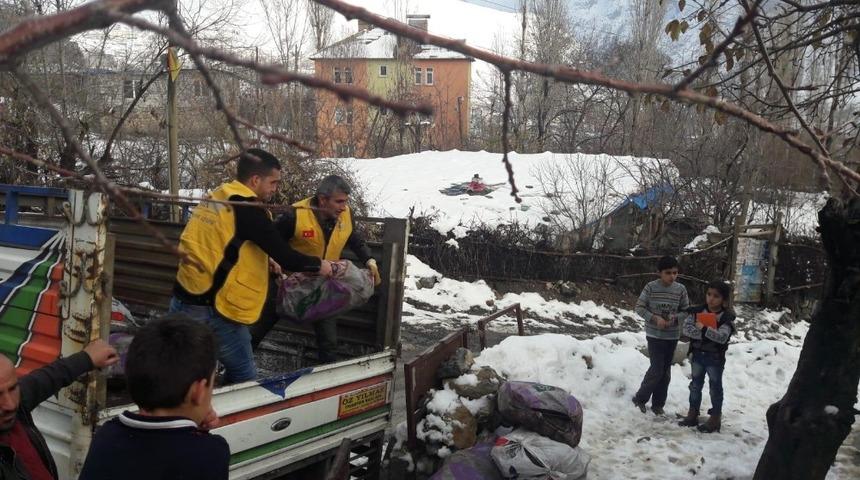 Hakkari&rsquo;deki ihtiya&ccedil; sahibi aileler sevindirildi