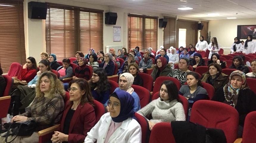 ESOG&Uuml; Ebelik B&ouml;l&uuml;m&uuml; &ouml;ğrencilerinden &ldquo;&Uuml;reme Sağlığını Koruyucu Uygulamalar&rdquo; semineri