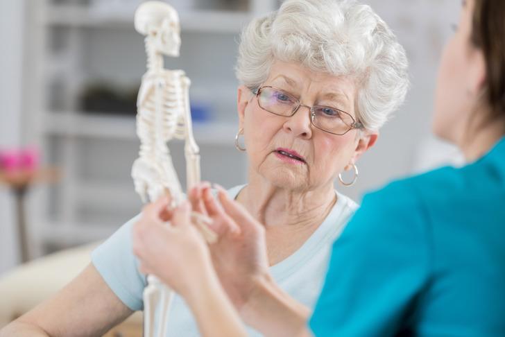 Osteoporoz nedir? Osteoporoza yol açan etkenler nelerdir, tedavisi nasıl yapılır?